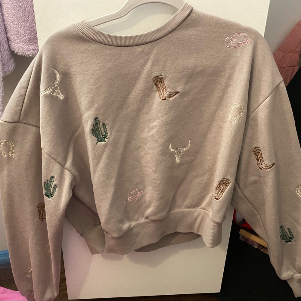 Embroidered Beige Sweatshirt with Western Motifs